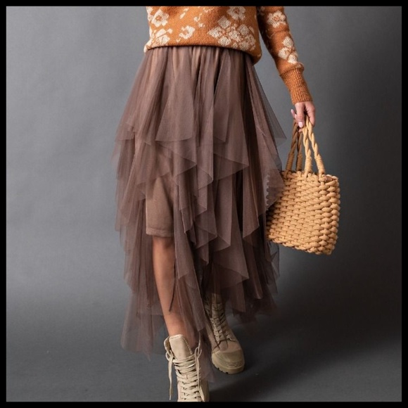 EASEL "Fairy Tale" Tiered Mesh Overlay Waterfall Lined Midi Maxi Balleri… - Picture 14 of 16